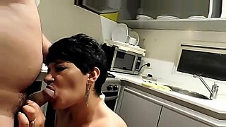 gulabi chut ko chatna sahi videos