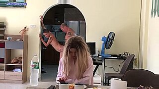 hd xxx girl first time coming blood by uporn xvideo