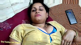 hot pakistani girls in home