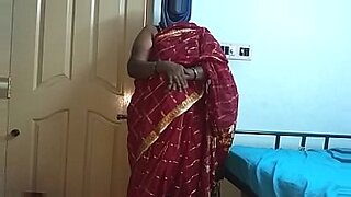 kerala colledge girl remove saree infront of her boy friend