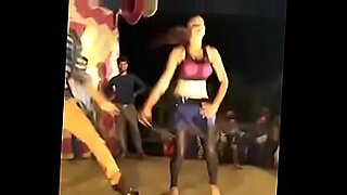 bhojpuri tight blouse boobs hot bhabi song