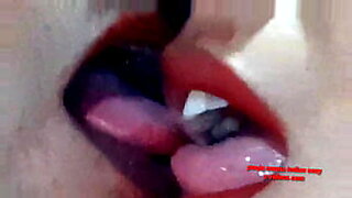 girl ko kiss thrh pata kar chudy video